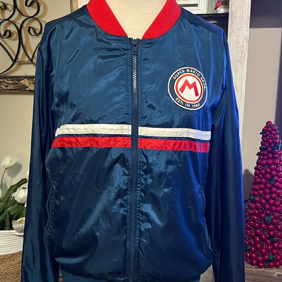Ninteno Super Mario Bros. Sports Jacket - BoxLunch Exclusive size S - Picture 1 of 13